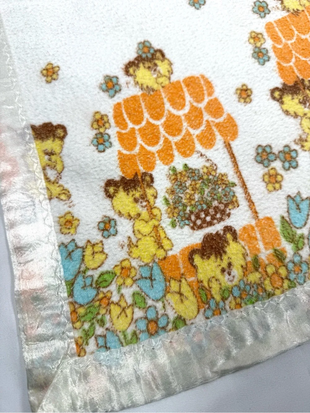 VINTAGE 1970s Baby Teddy Bear Floral Satin Trim Receiving Blanket Retro Nursery